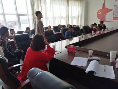 泸西县2019年返乡农民工座谈会 聚焦家庭劳务服务，助力就业创业新篇章